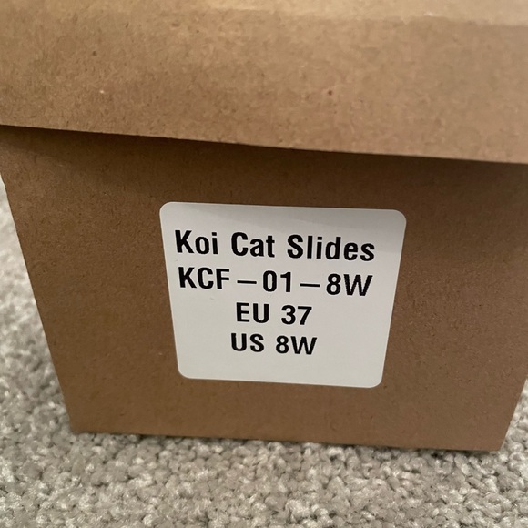 Brand new never been worn monmon cat slides - Picture 2 of 3